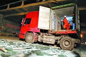 北京一处石材市场发生卸货意外两名装卸工遇难